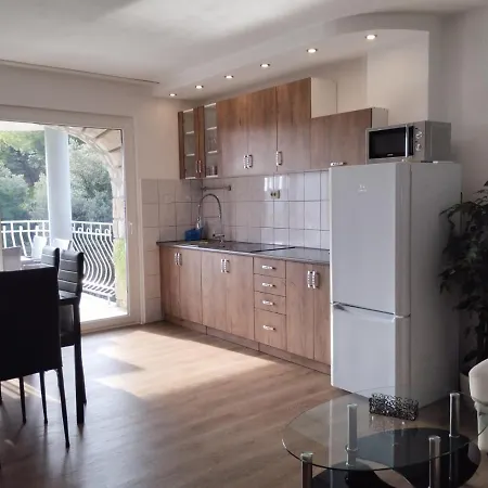 In With Terrace, Air Condition, Wifi, Washing Machine 公寓